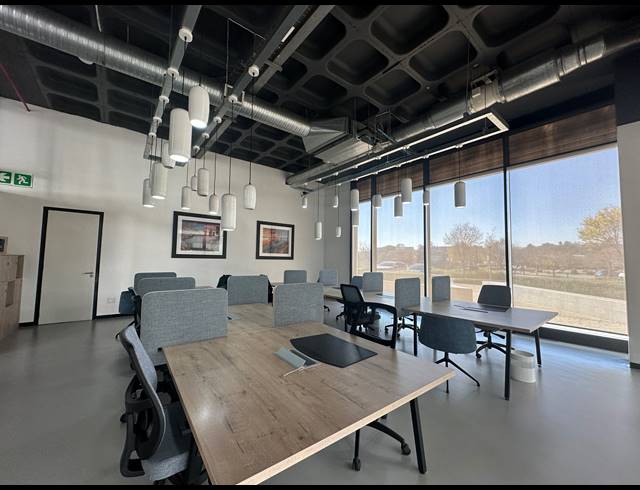 10M² CO-WORKING SPACE TO LET IN DORINGKLOOF
